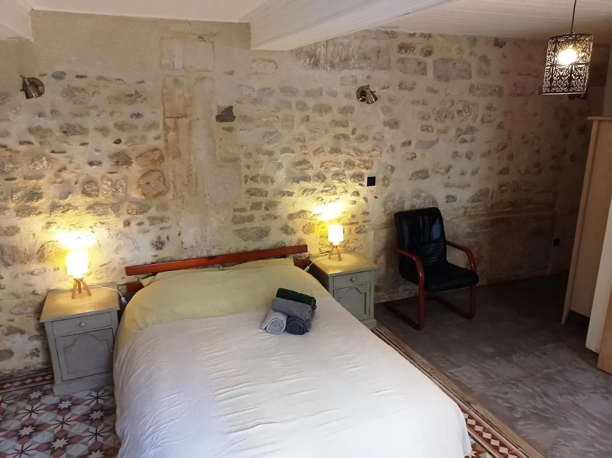 Guest house Chambre Independante Centre Village Eyragues